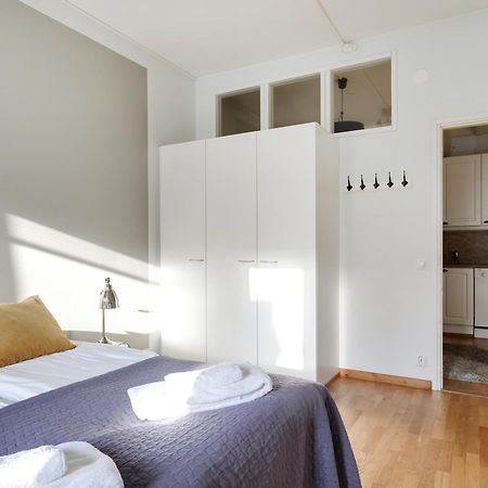 Kotimaailma Apartments Kamppi - 2Br In The City Center With Code Lock Helsinki Exterior foto