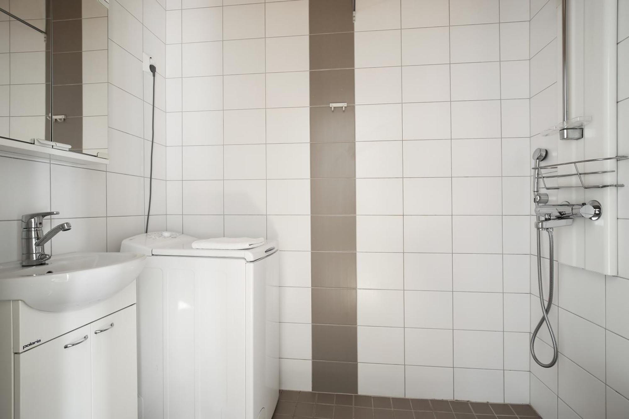 Kotimaailma Apartments Kamppi - 2Br In The City Center With Code Lock Helsinki Exterior foto