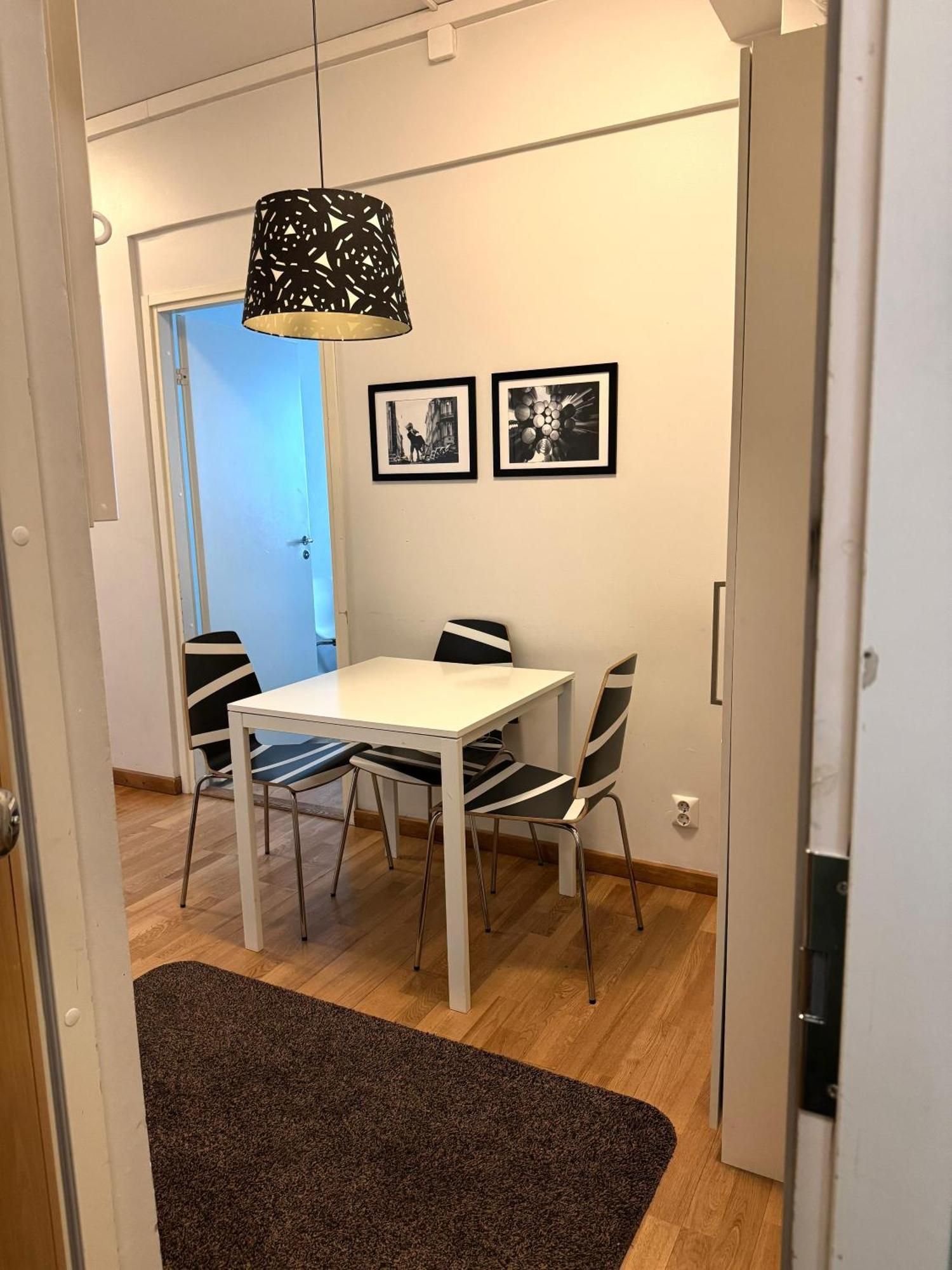 Kotimaailma Apartments Kamppi - 2Br In The City Center With Code Lock Helsinki Exterior foto